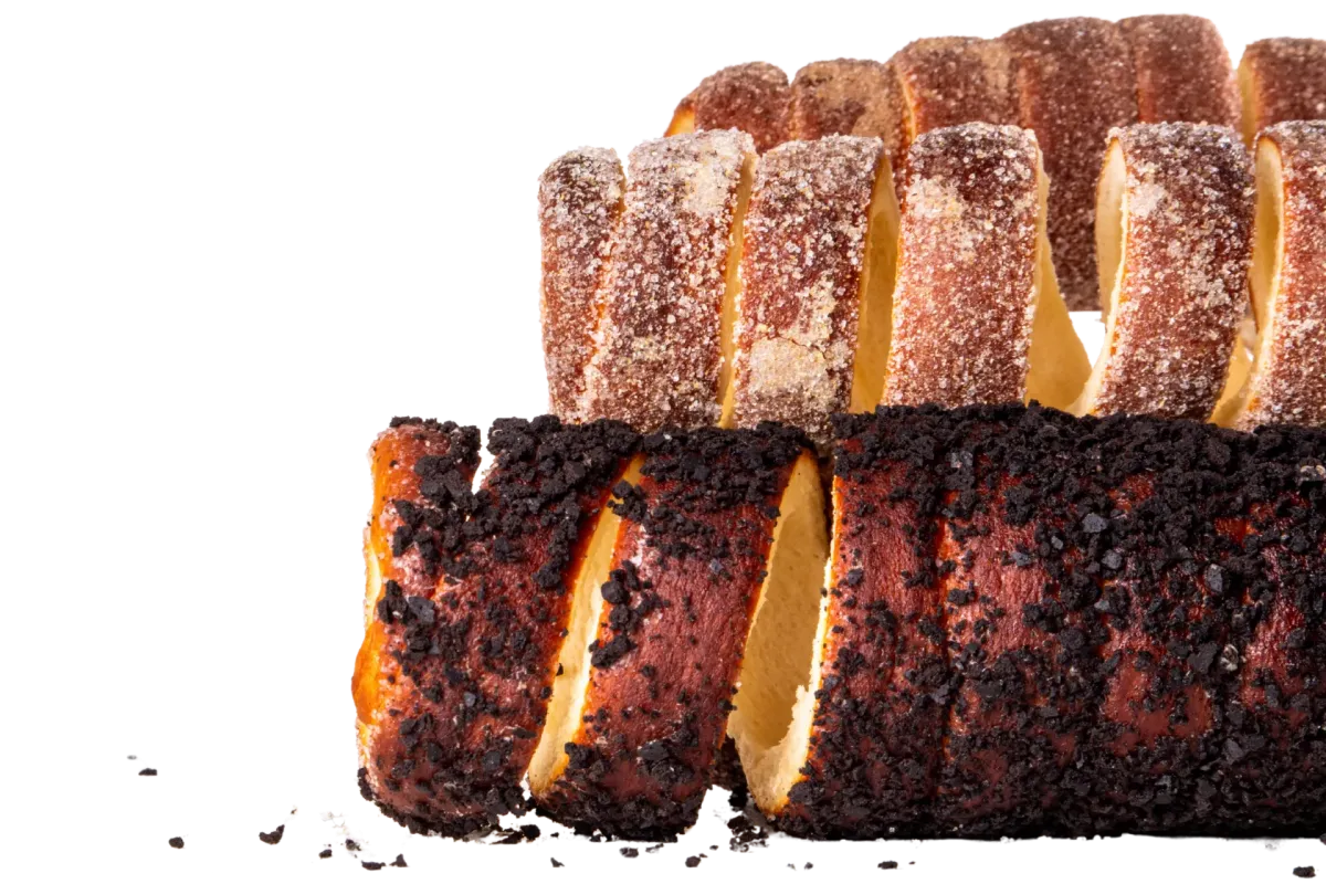 Frische Baumstriezel mit Schokolade und Zimt-Zucker